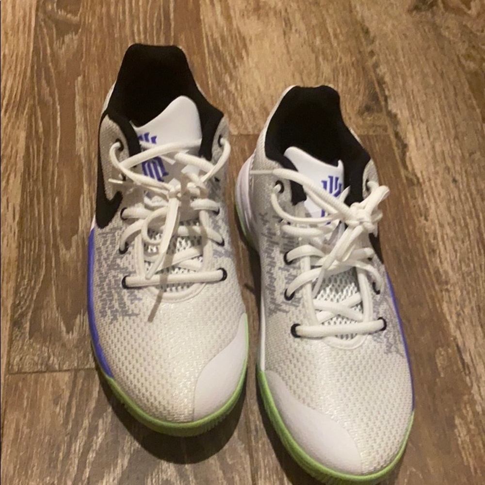 Basketball Shoes (PERFECT CONDITION)